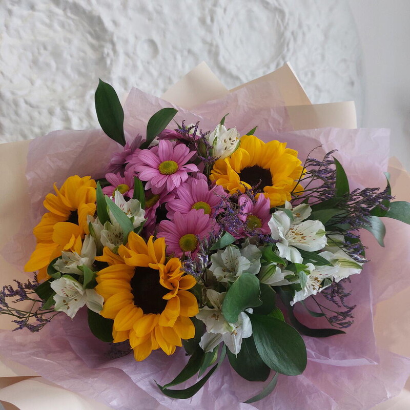 Букет с подсолнухами