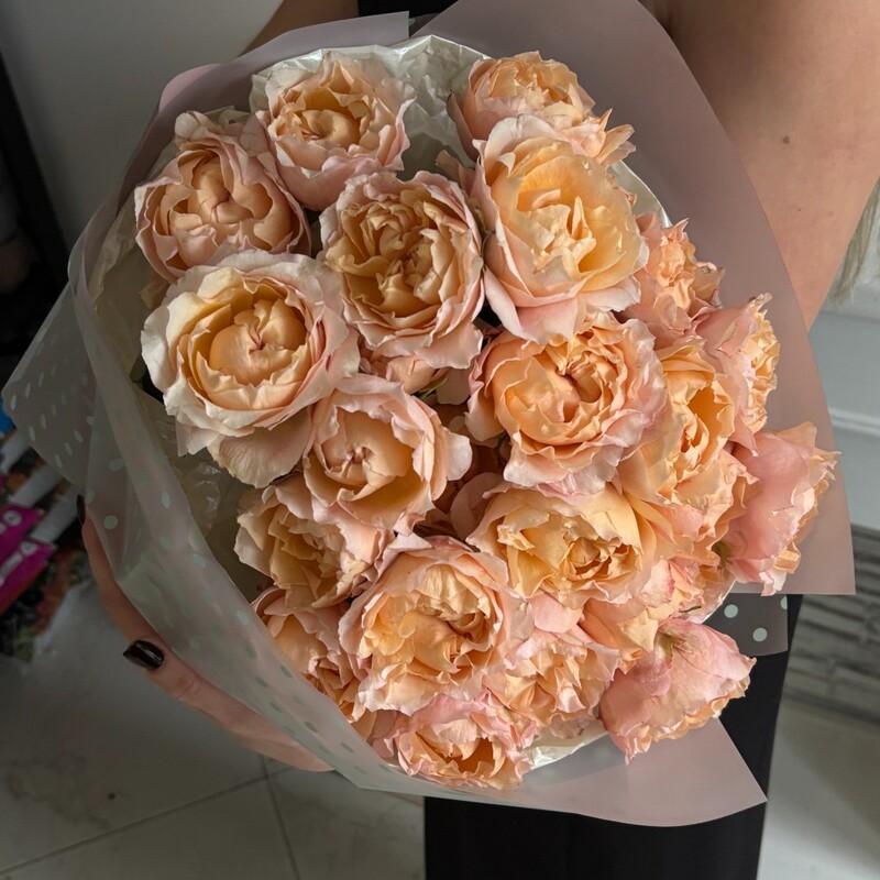 Букет пионовидных роз 