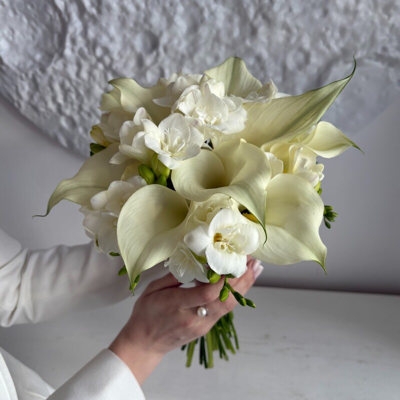 Каллы и фрезии