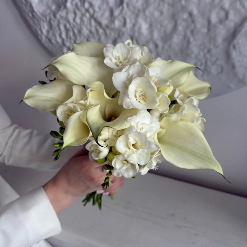 Каллы и фрезии