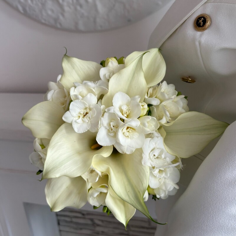 Каллы и фрезии