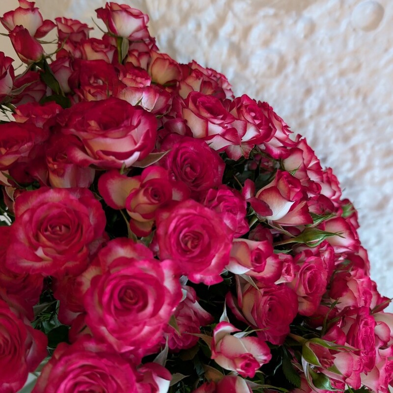 Букет  из кустовых красных роз