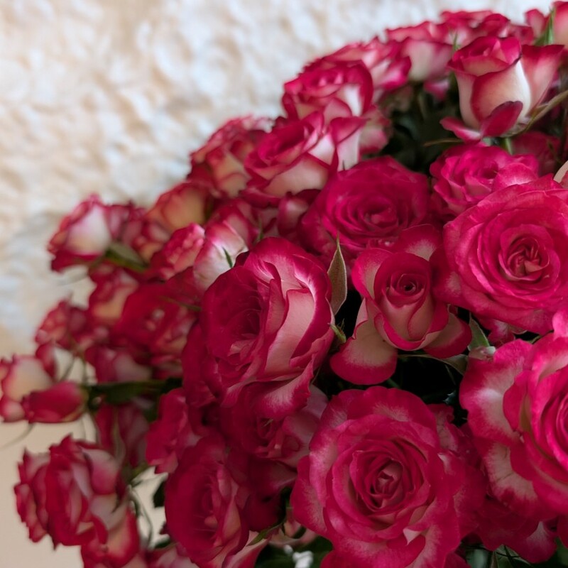 Букет  из кустовых красных роз