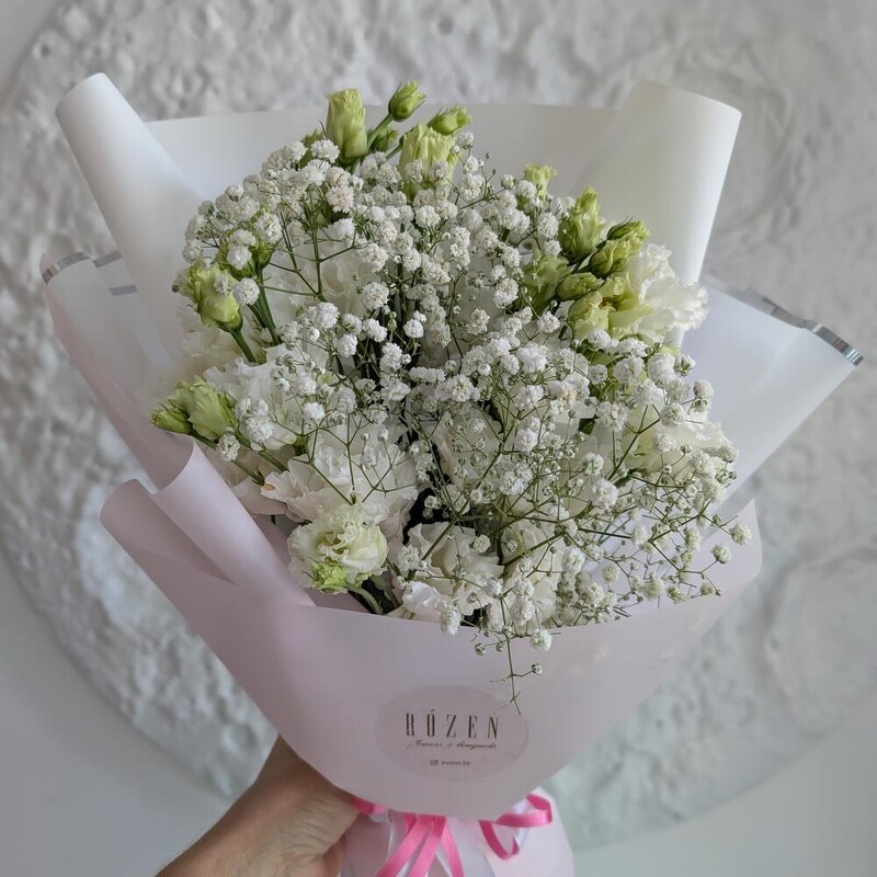 Нежный белый с эустомой