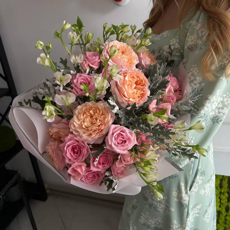 Нежный розовый букет