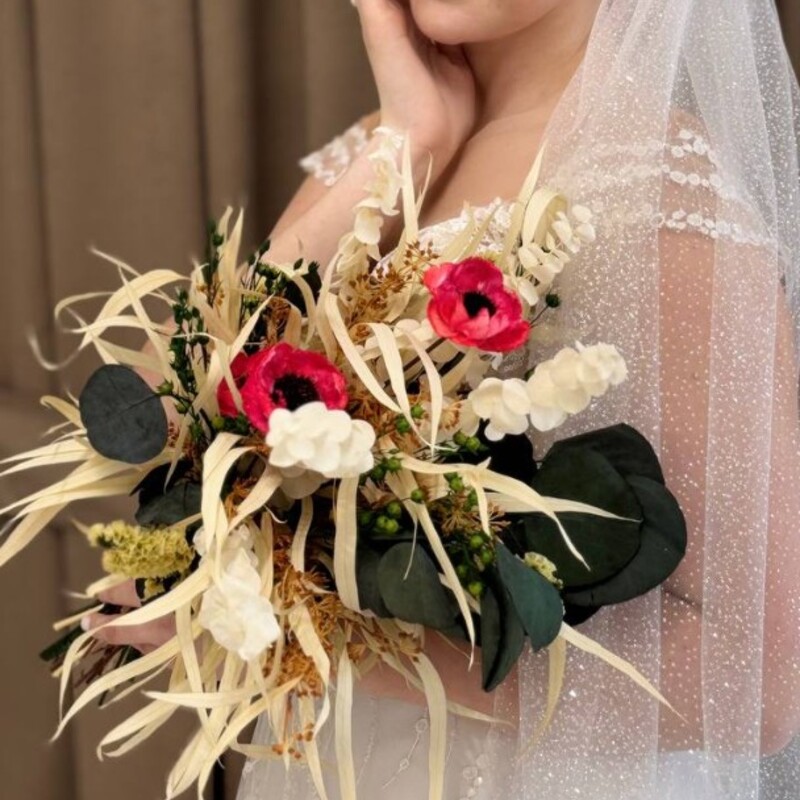Букет невесты  из стабилизированных цветов c маками #2
