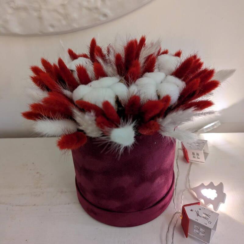 Композиция с лагурусом и хлопком