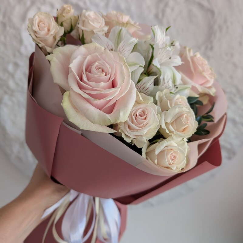 Нежный с розами