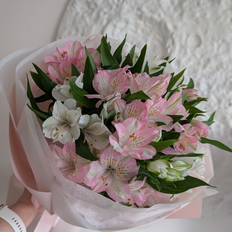 Букет альстромерий 