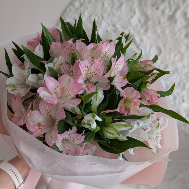 Букет альстромерий 