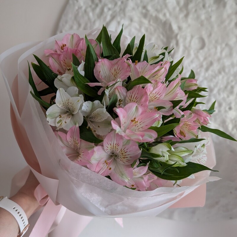 Букет альстромерий 