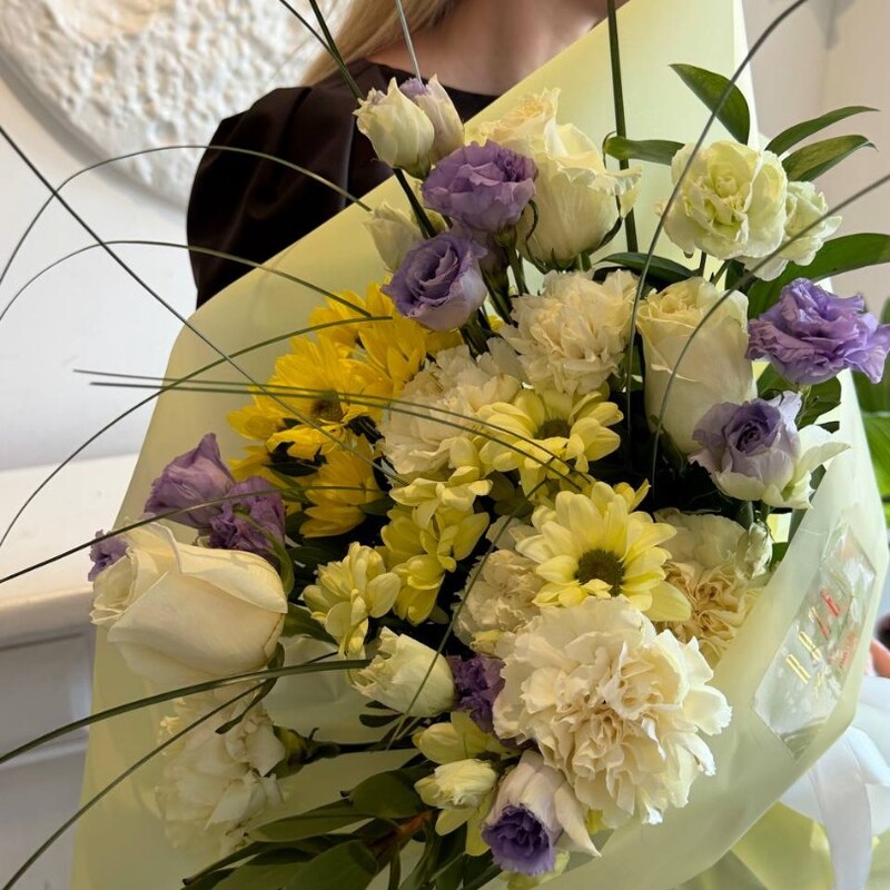 Букет раскидистый с леукодендроном