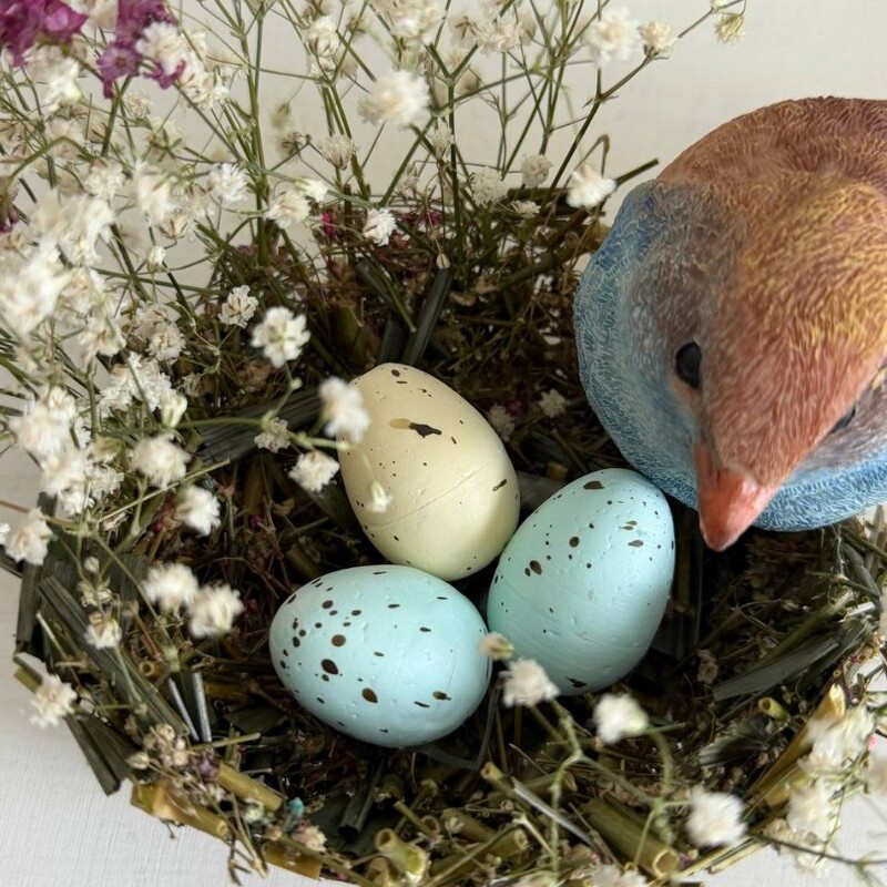 Композиция с птичкой в гнездышке