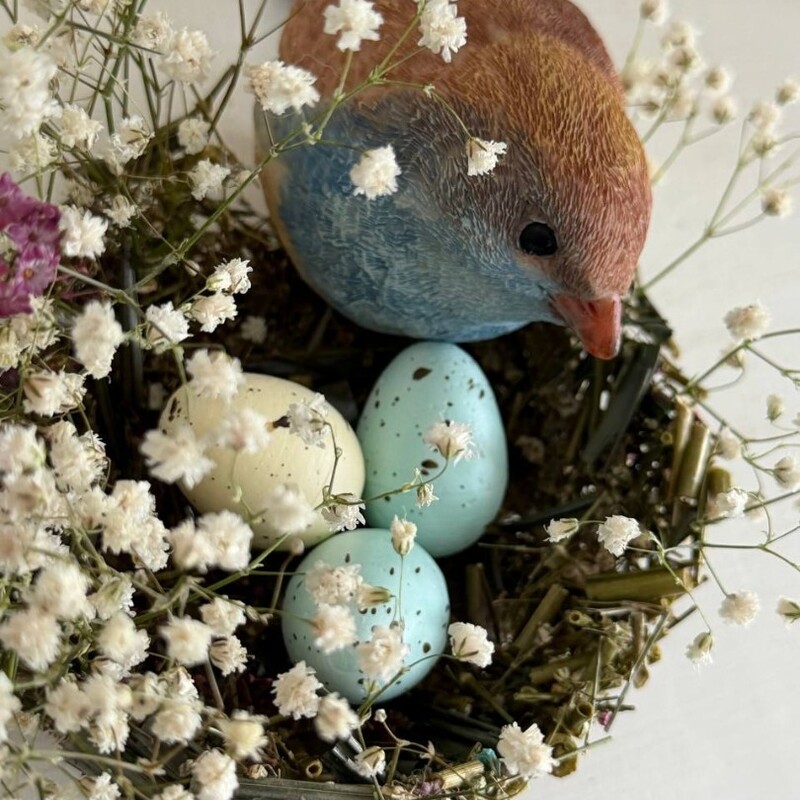 Композиция с птичкой в гнездышке