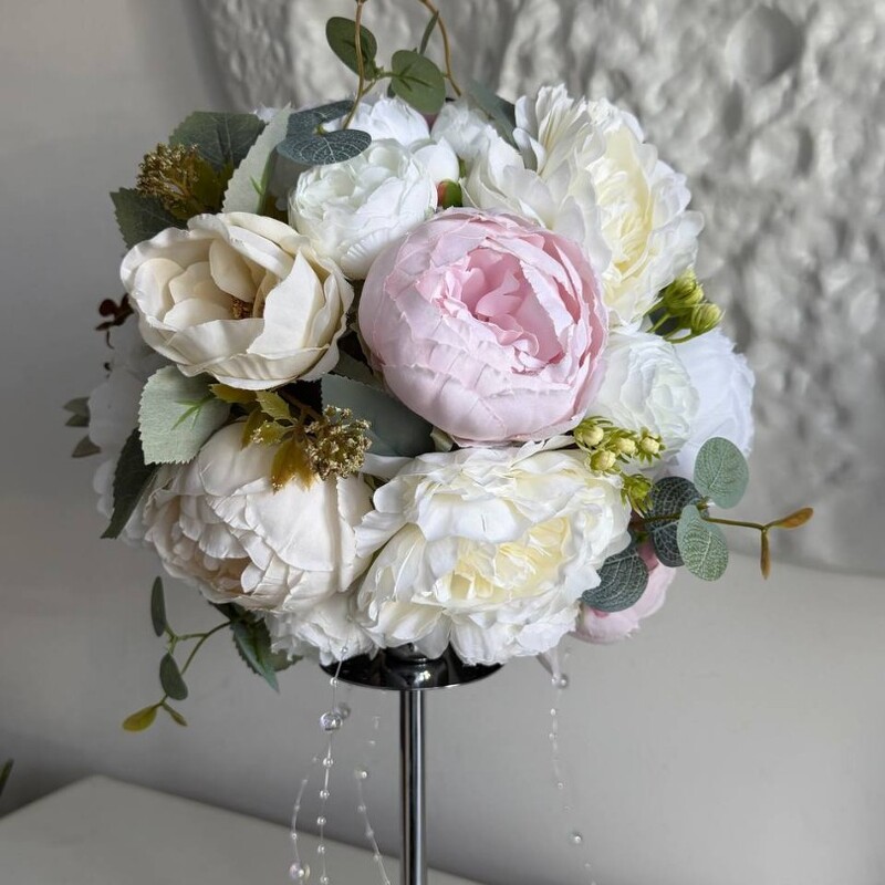 Композиция настольная из искусственных цветов