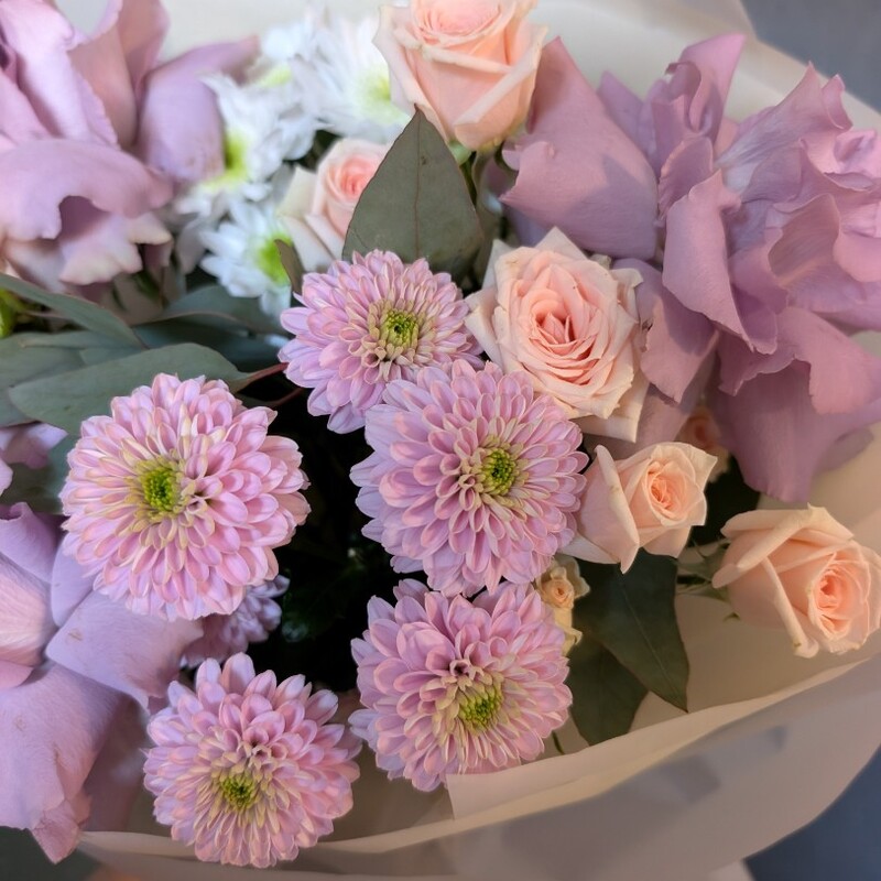 Букет с лавандовыми розами