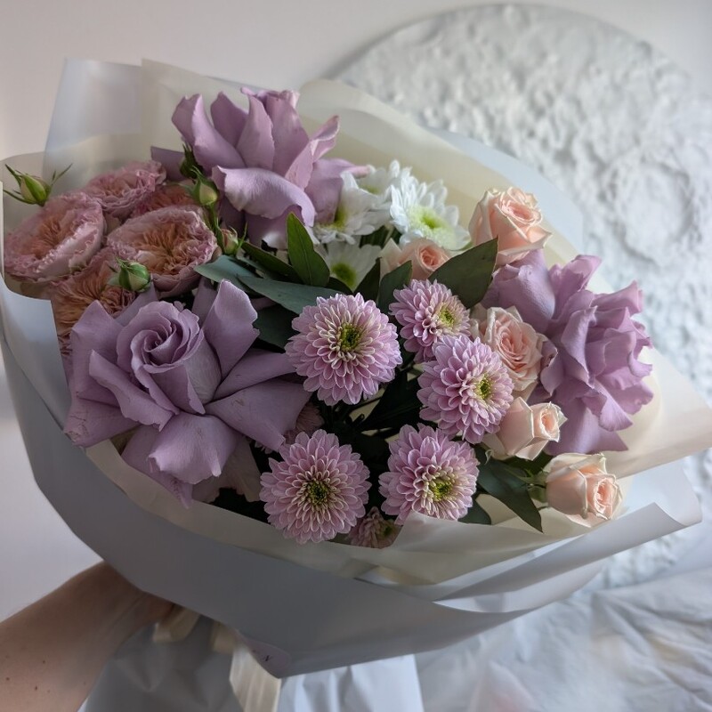 Букет с лавандовыми розами